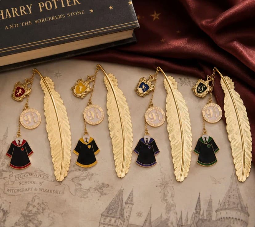 Harry Potter House Feather Metal Bookmark with Platform 9¾ Charm ✨