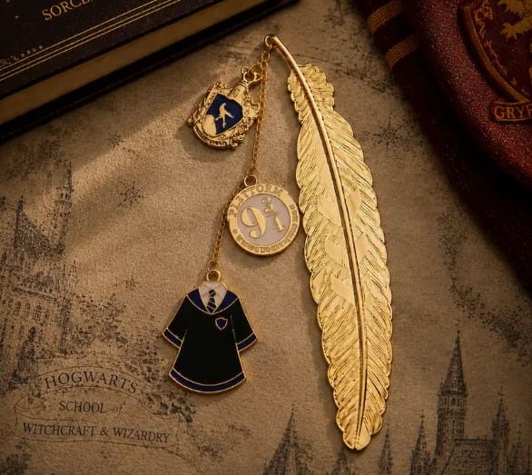 Harry Potter House Feather Metal Bookmark with Platform 9¾ Charm ✨