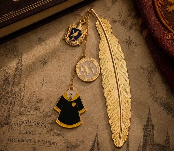 Harry Potter House Feather Metal Bookmark with Platform 9¾ Charm ✨