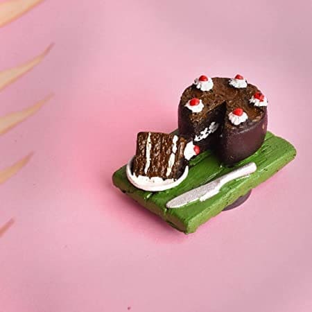 Cake Magnet
