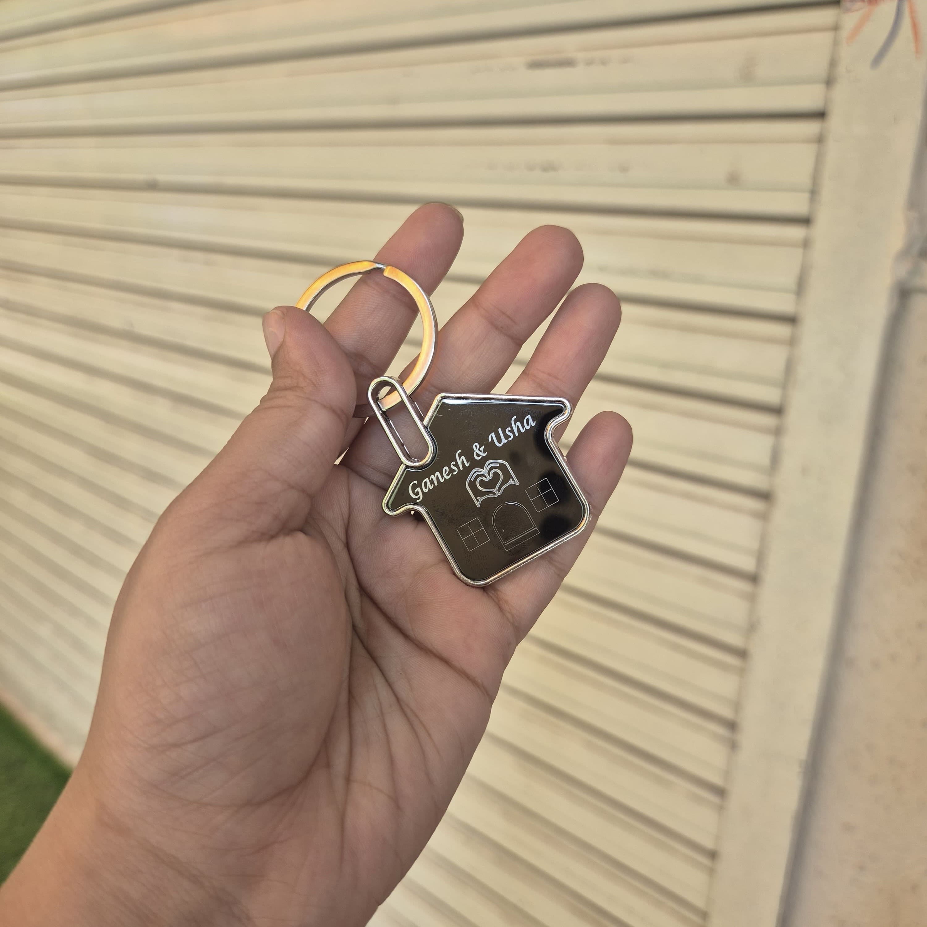 Personalised Home-Shaped Metal Keychains – Custom Engraved Couple & Family Keyrings
