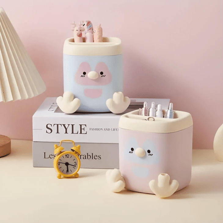 Kawaii Penguin Pen Stand