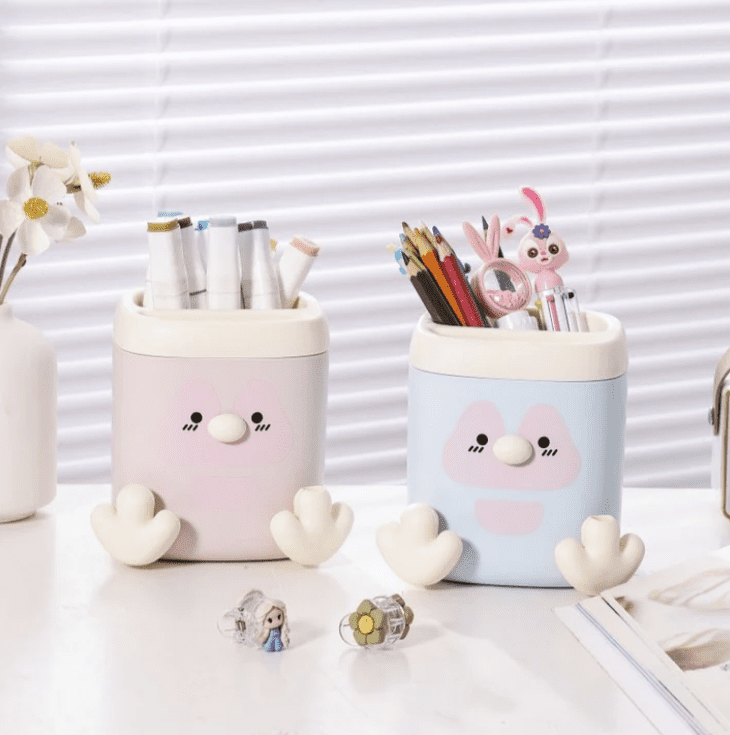 Kawaii Penguin Pen Stand