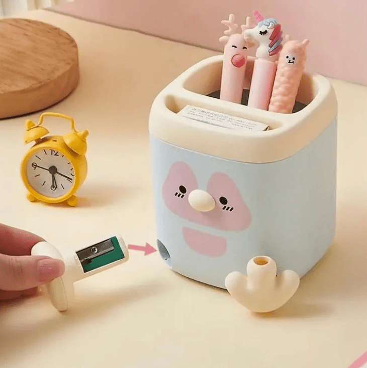 Kawaii Penguin Pen Stand