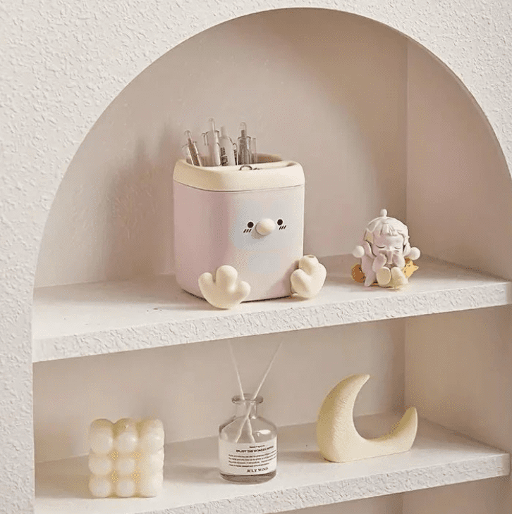 Kawaii Penguin Pen Stand